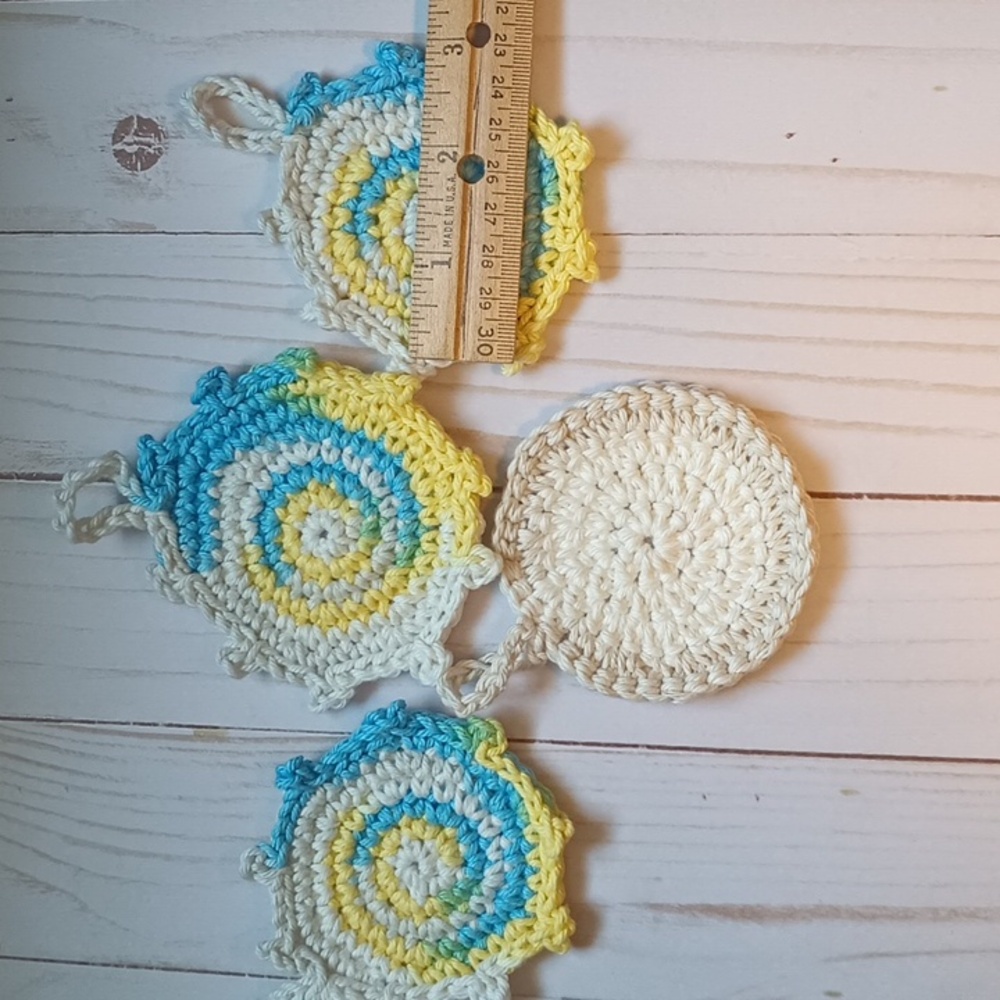 Handmade Cotton Facial Rounds - Picture 4 of 4
